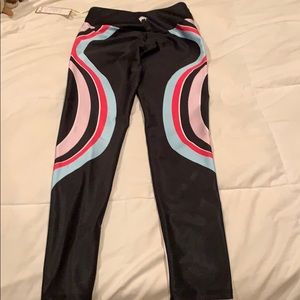 NWT abstract stroke Goldsheep leggings Size Medium